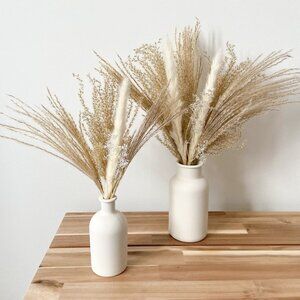 Elegant White Vase with Natural Pampas Grass
